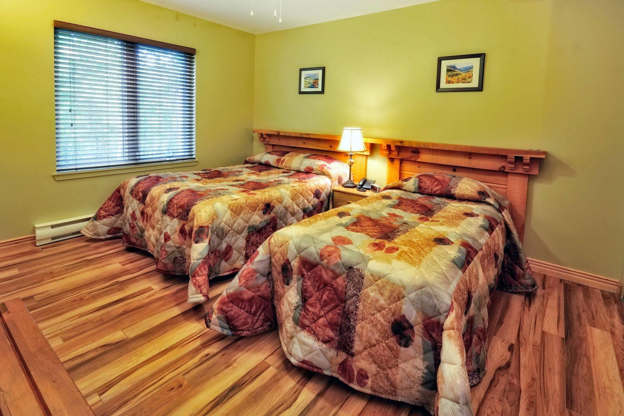 Marblewood Village Resort Steady Brook Luaran gambar